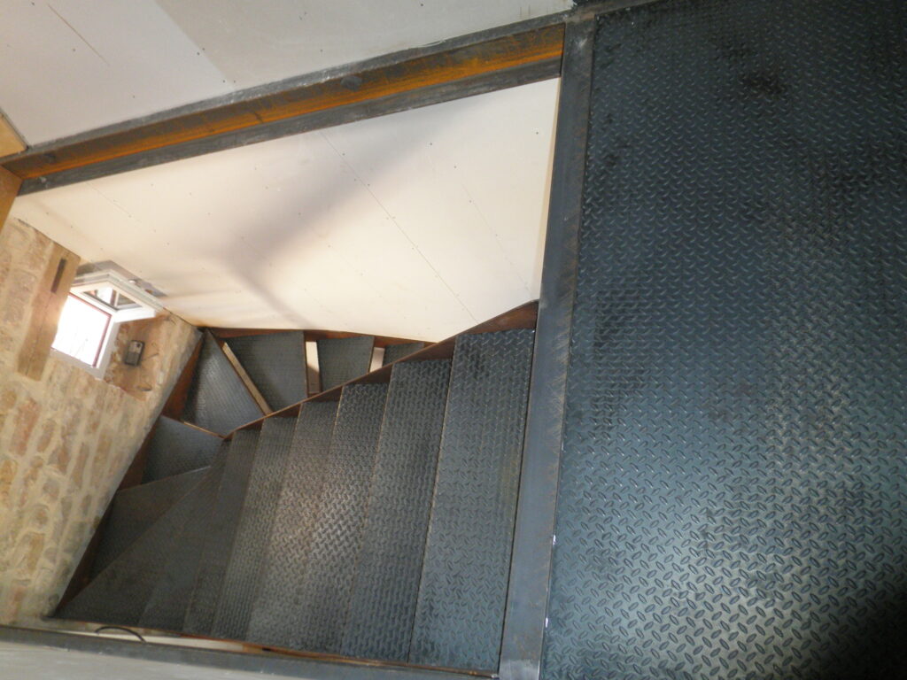 Escalier sur mesure, à vos envie, posé sur Beaune et le pays beaunois