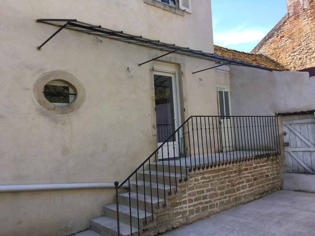Fabrication et pose d’un garde-corps extérieur à Ruffey-lès-Beaune — photo 1