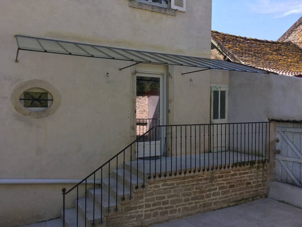 Fabrication et pose d’un garde-corps extérieur à Ruffey-lès-Beaune — photo 2