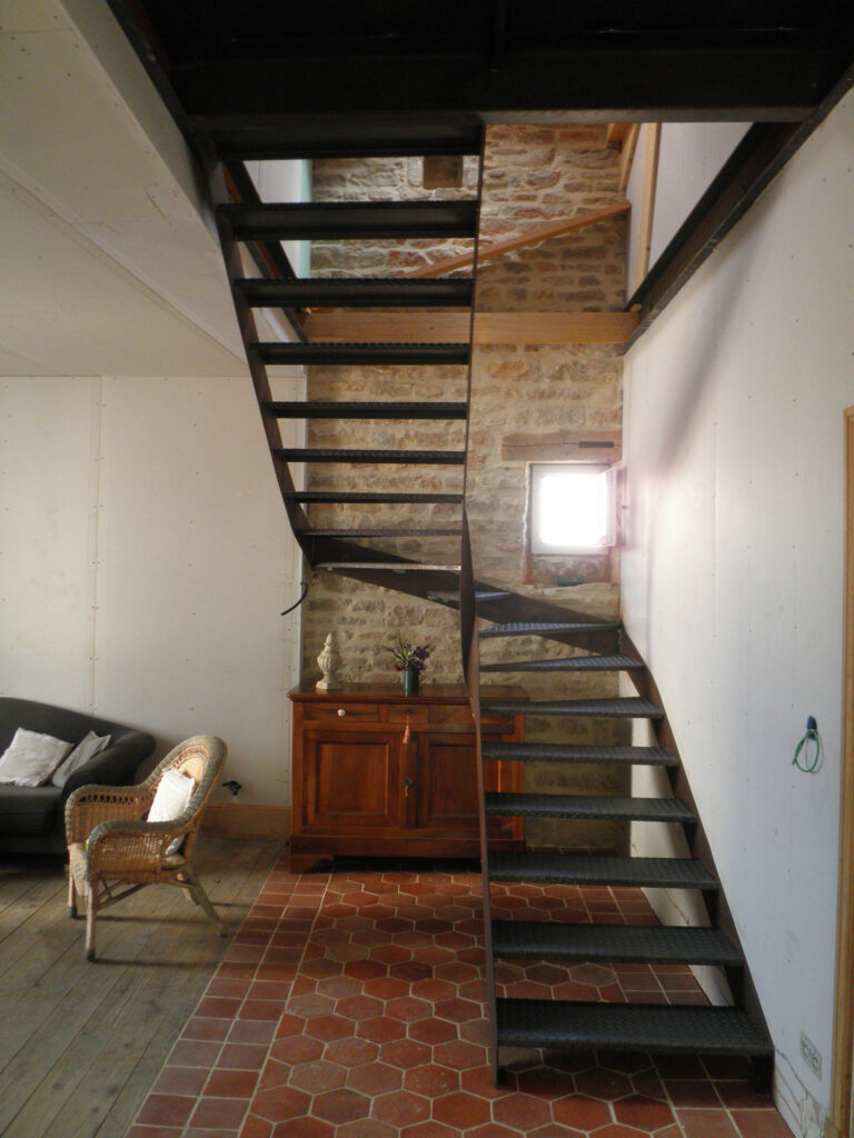 Réalisation d’un escalier courbe sur mesure à Beaune — photo 1
